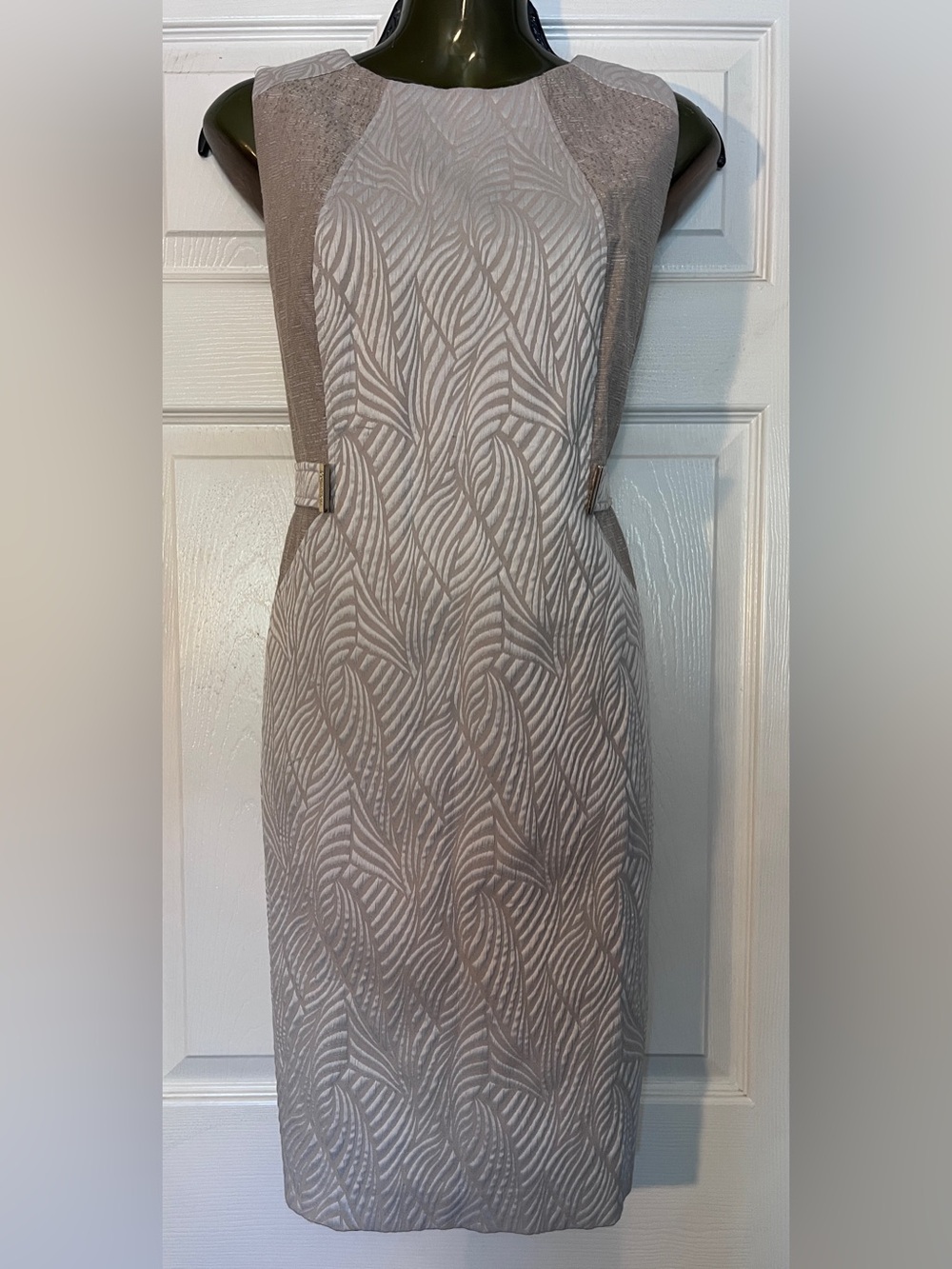 Calvin Klein Tan White Jacquard Swirl Leaf Sheath Dress Gold Accent [Size 14]